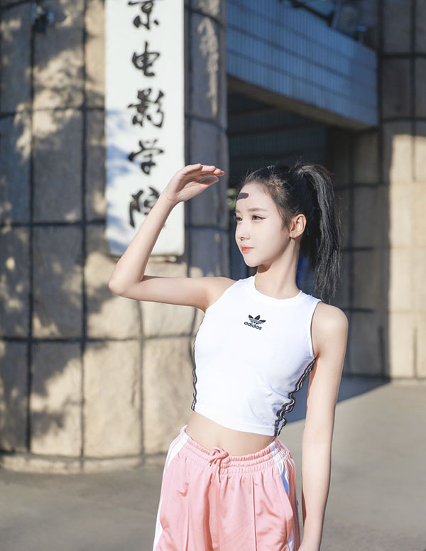波士顿外围女大学生